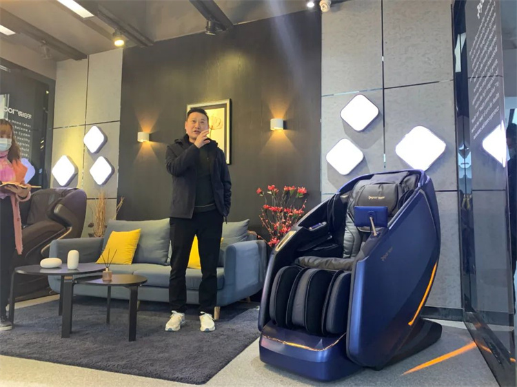 公海彩船集团旗下品牌—锐珀尔举行新款4D穴感总裁按摩椅S500内训会